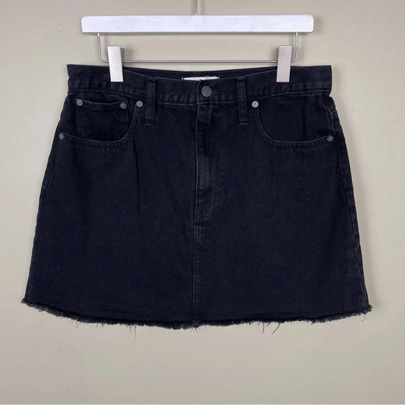 Madewell McCarren Raw-Hem Jean Skirt in Washed Black Size 30 - Picture 2 of 7